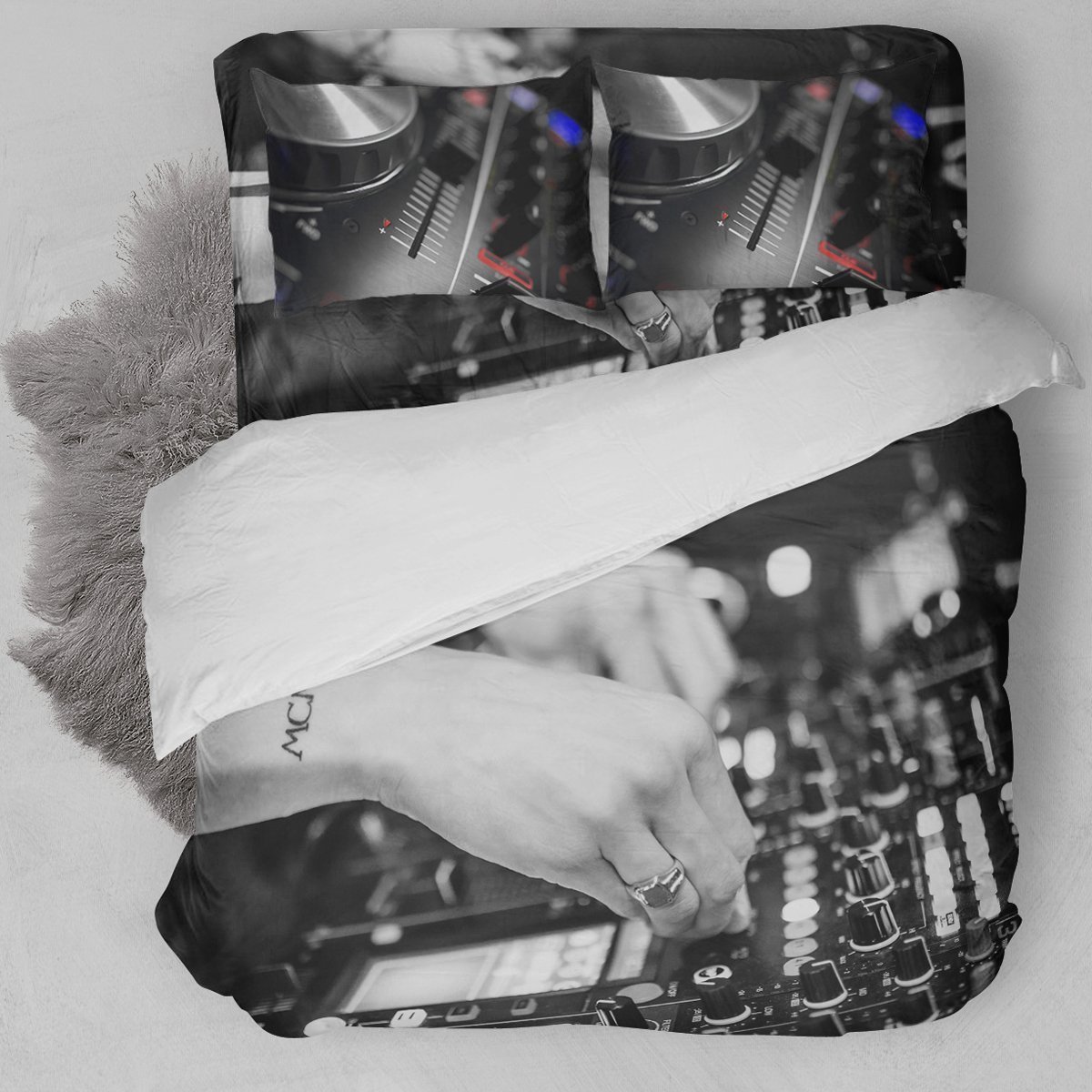 DJ Black And White Bedding Set
