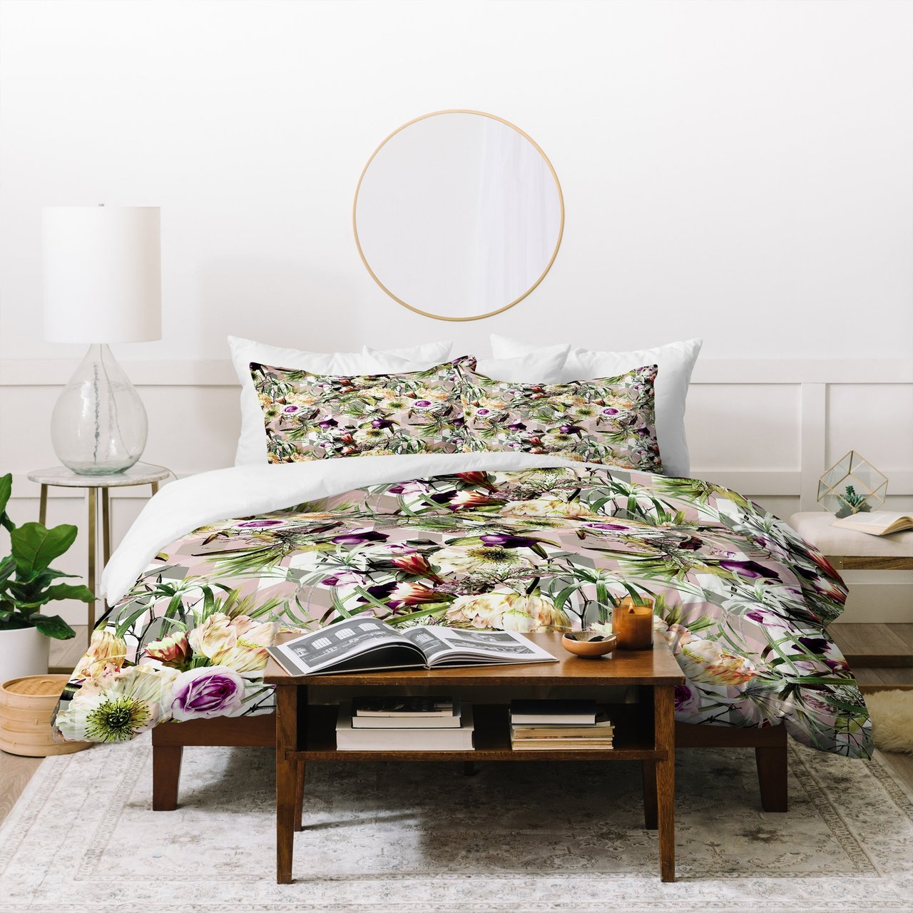 Marta Barragan Camarasa Wild vintage bloom in geometric Duvet Cover