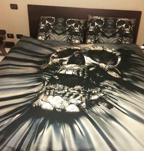 Screaming Skull Bedding Set