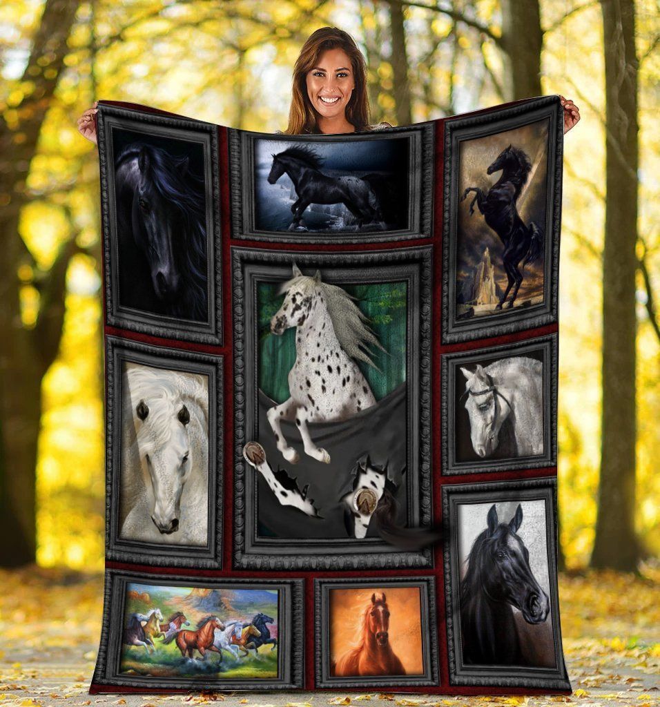 3d Horse In Pocket Horse Lover Gifts Horseback Riding Equestrian Fleece Blanket