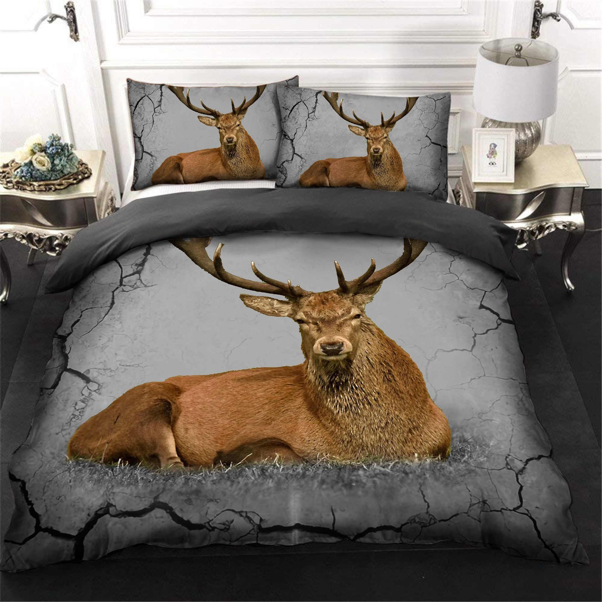 A Brown Deer Hunting Bedding Set