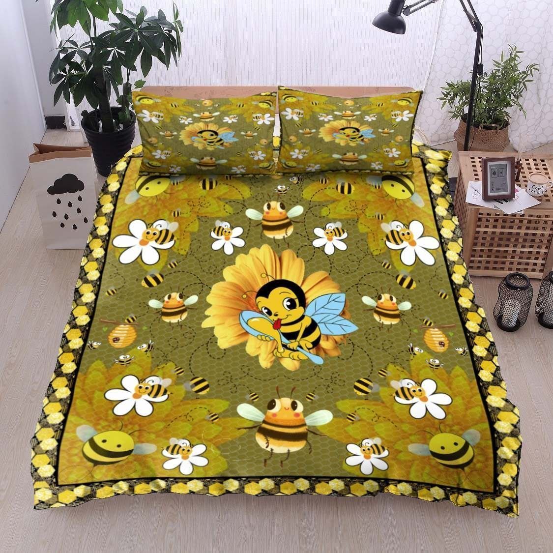 A Little Bee Bedding Set