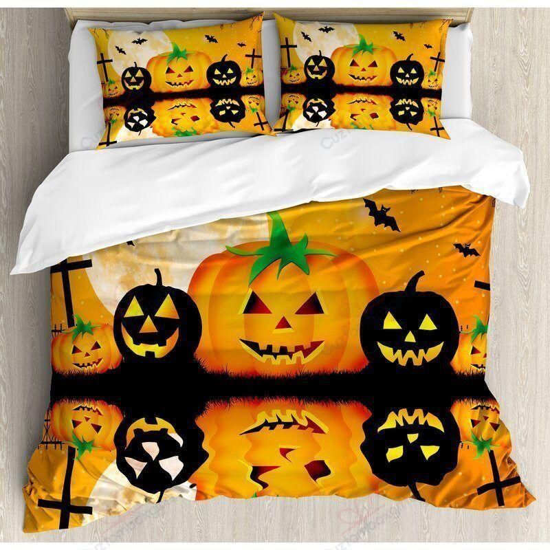 A Seahorse Black Pumpkin Printed Bedding Set
