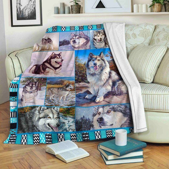 Alaskan Malamute Dog Sherpa Fleece Blanket