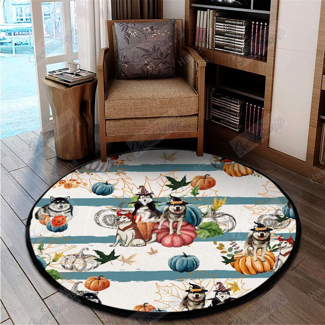 Alaskan Malamute Halloween Pumpkin Retro Round Carpet