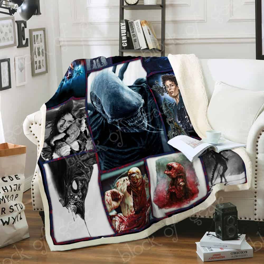 Aliens Fleece Blanket
