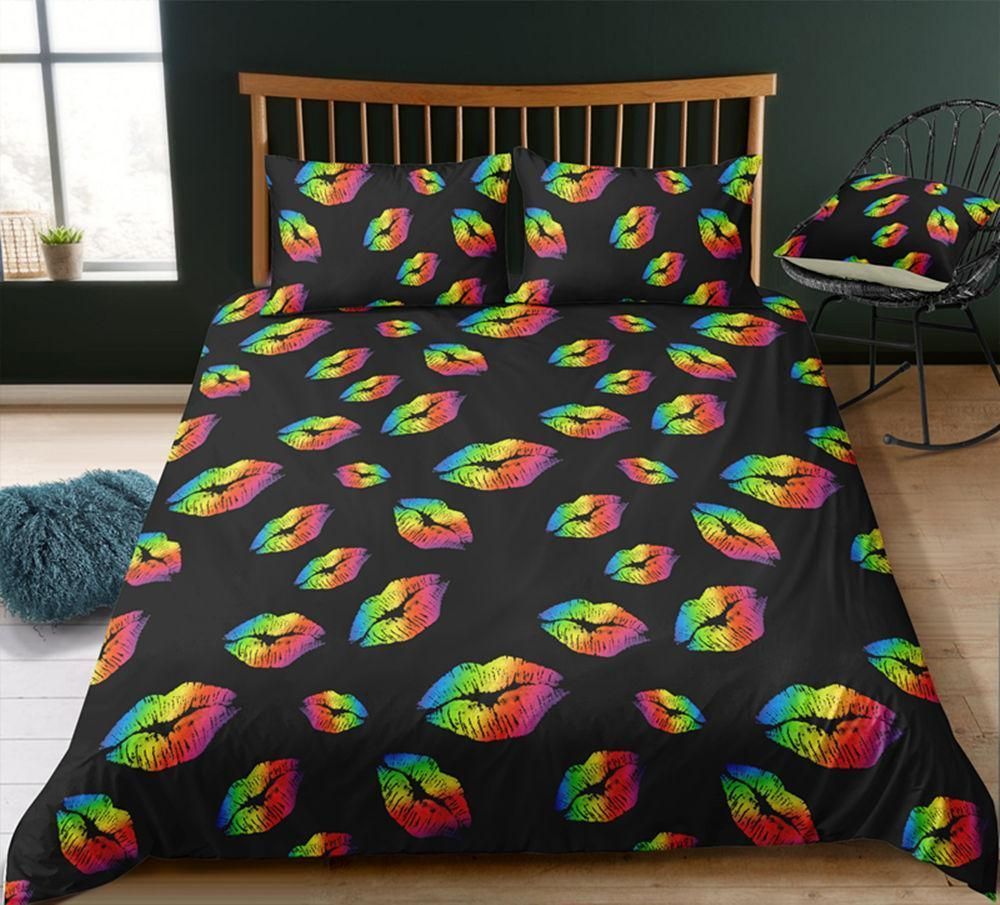 Alluring Lips Pattern Printed Bedding Set