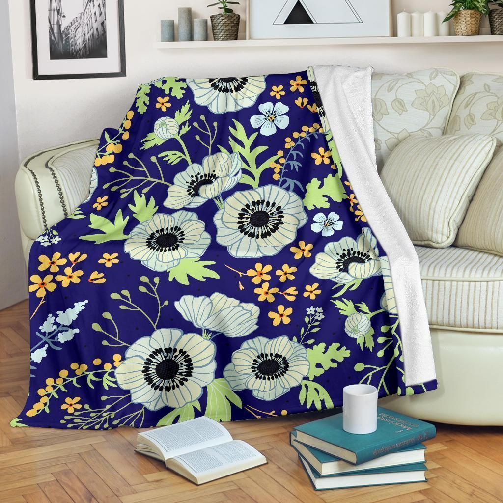 Anemone Pattern Print Design Dark Blue Fleece Blanket