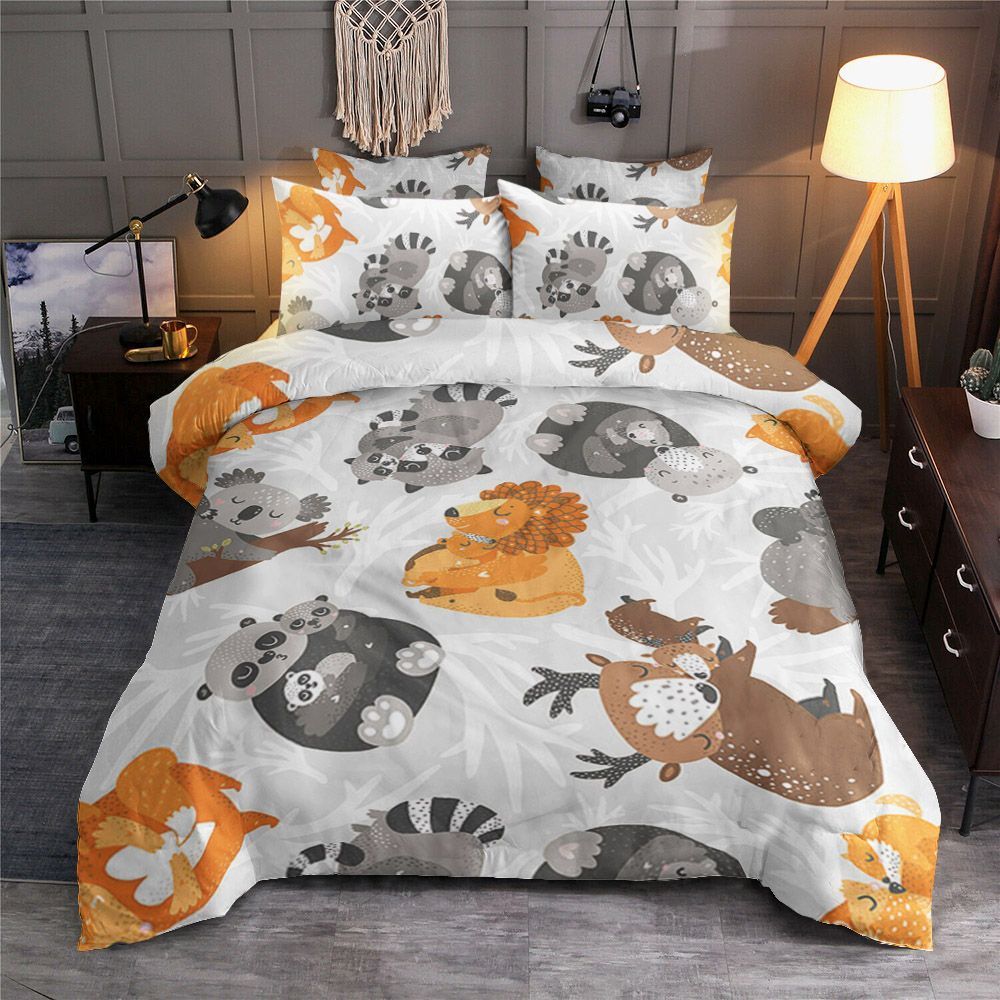 Animal Hugs Bedding Set
