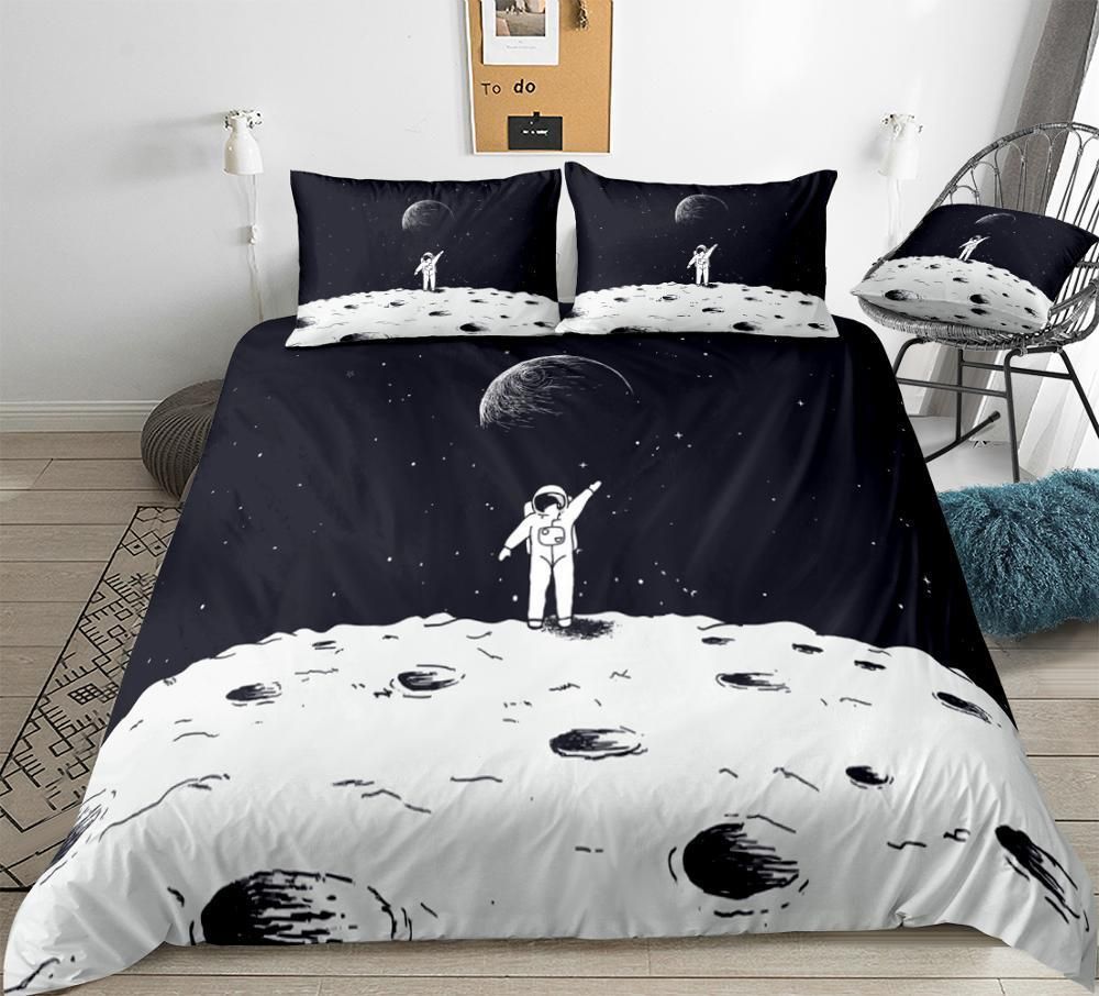 Astronaut On Strange Planet Bedding Set