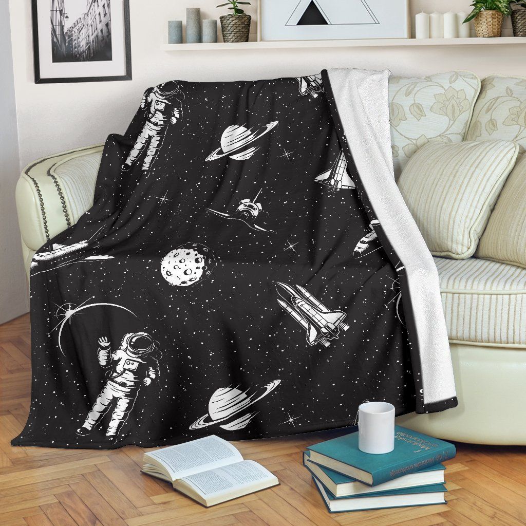 Astronaut Planet Space Pattern Fleece Blanket