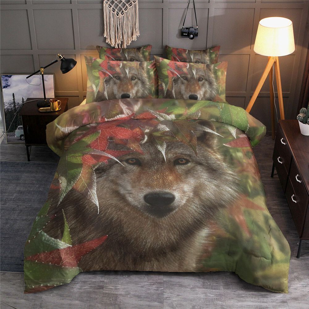 Autumn Encounter Wolf Bedding Set