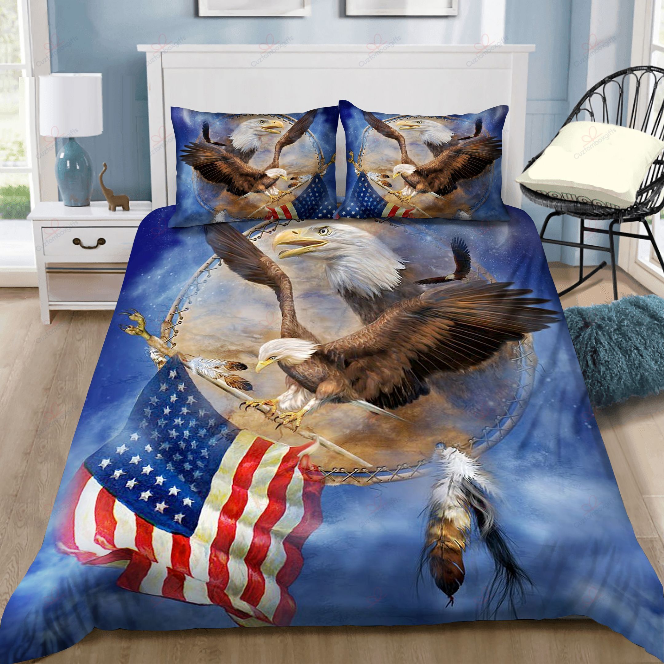 Bald Eagle Flying Between Flag Bedding Set
