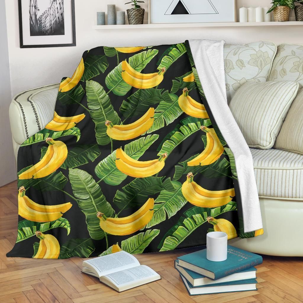 Banana Leave Pattern Print Design Black Fleece Blanket