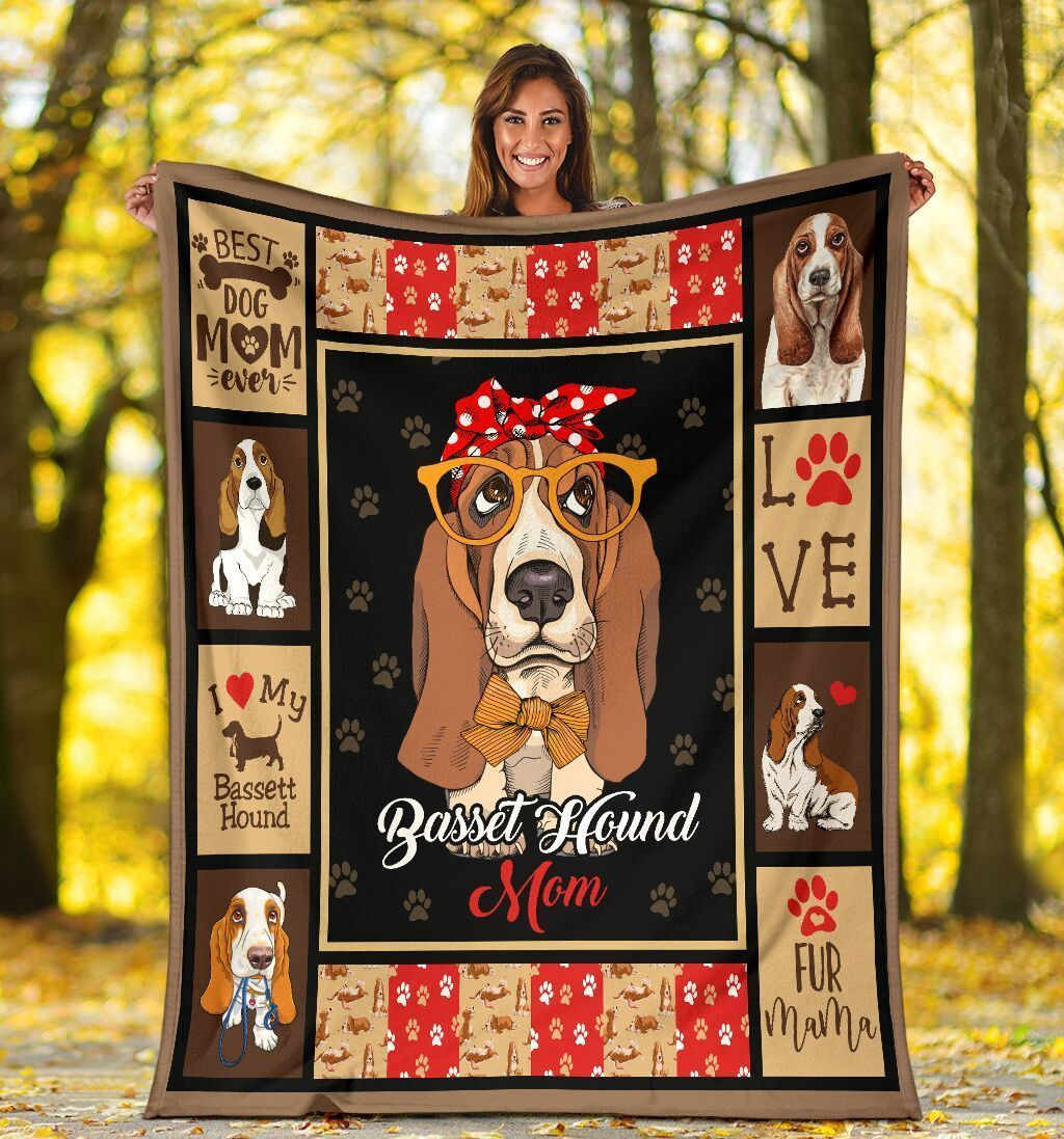 Basset Hound Dog Mom Mama Red Bandana Mother’s Day Gift Fleece Blanket