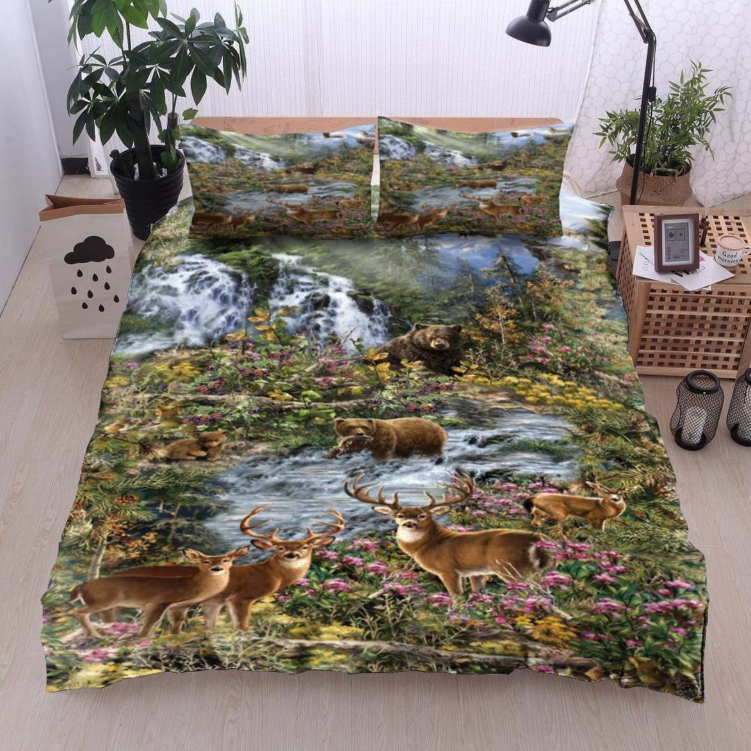 Bear Deer Fish Eagle Wolf Hunting Flower Bedding Set