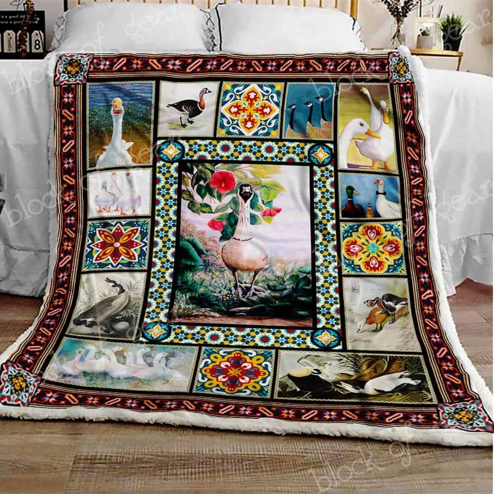 Beautiful Geese Fleece Blanket