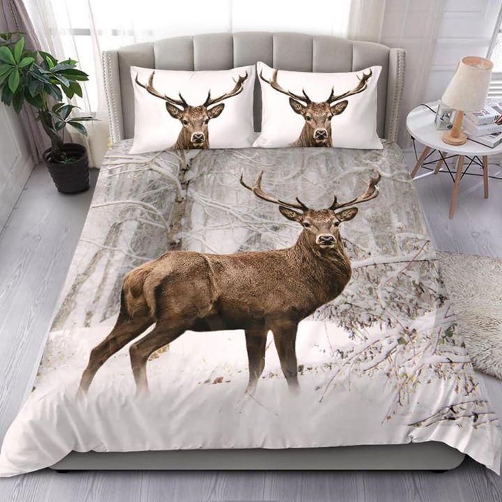 Beautiful Red Deer Stag In Snow  Bedding Set