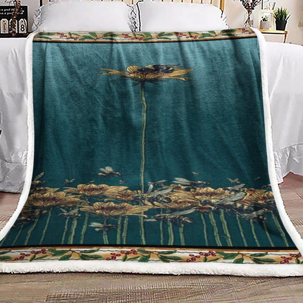 Bee Sherpa Fleece Blanket
