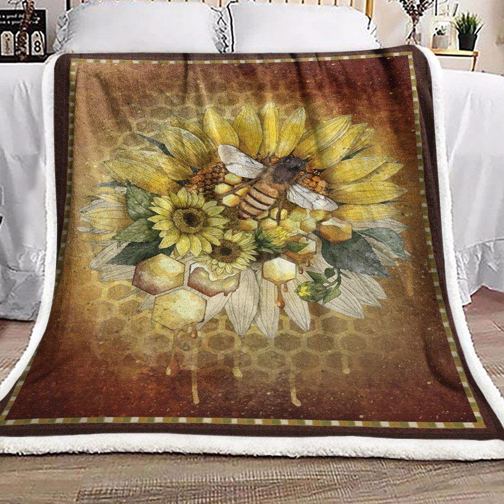 Bee Sherpa Fleece Blanket