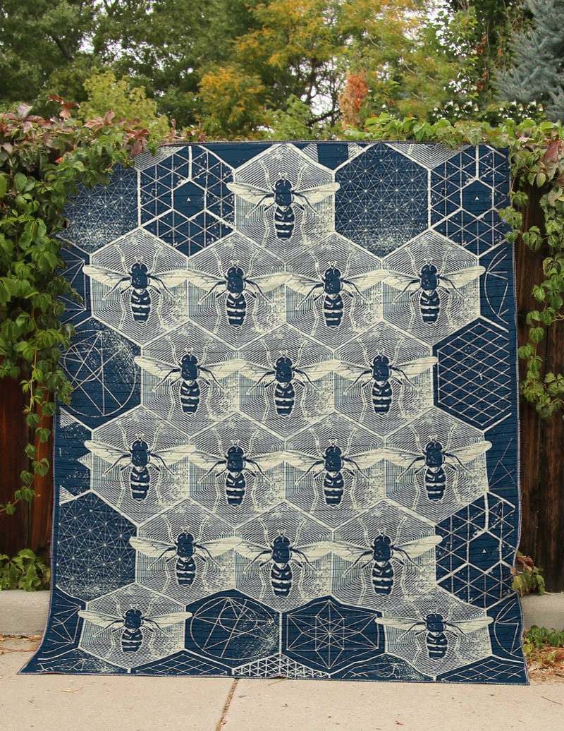 Bee Galaxy CLT130606 Quilt Blanket