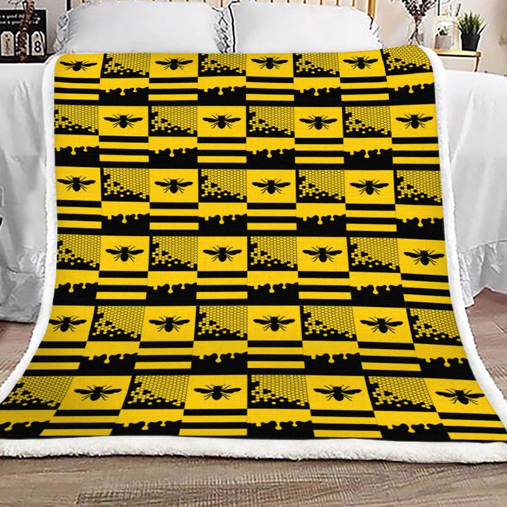 Bee Honey Cells Sherpa Fleece Blanket