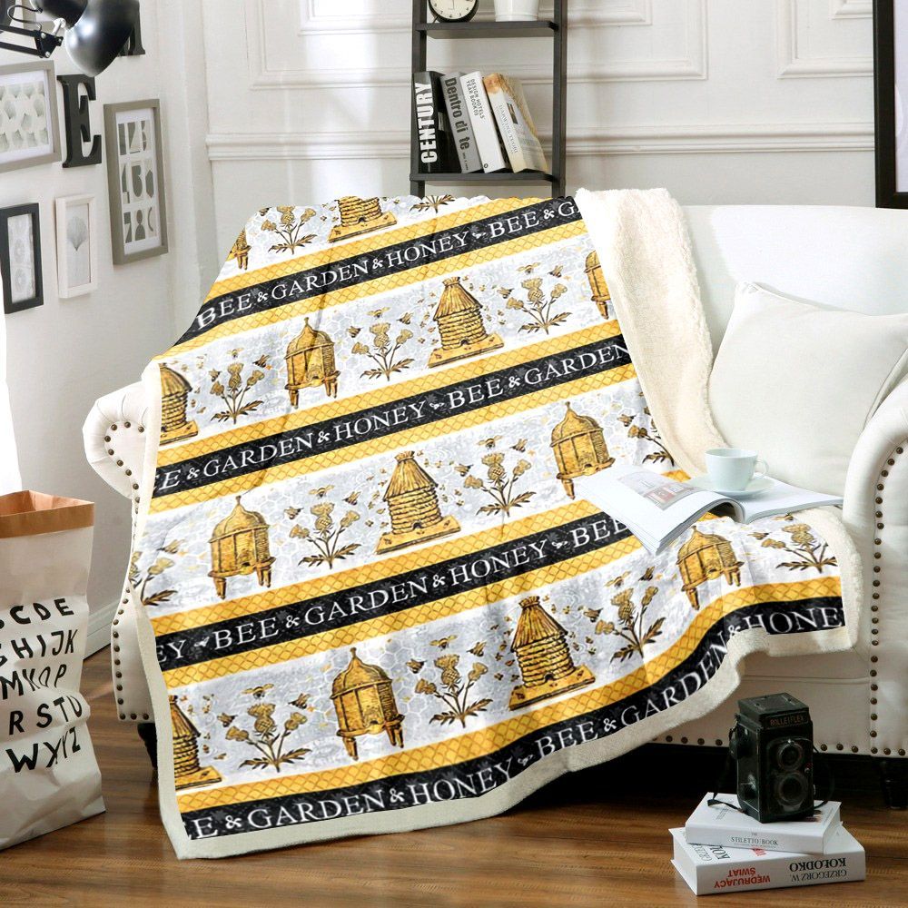 Bee Sherpa Fleece Blanket