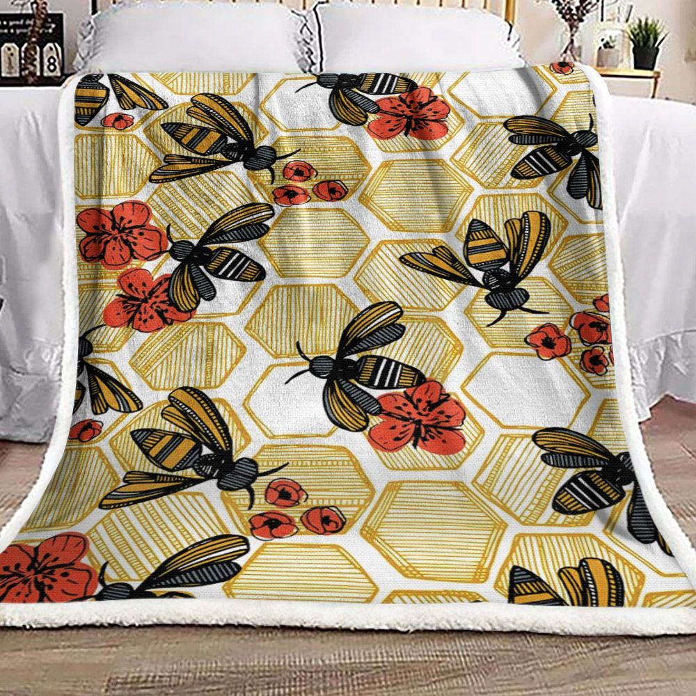 Bee Sherpa Fleece Blanket