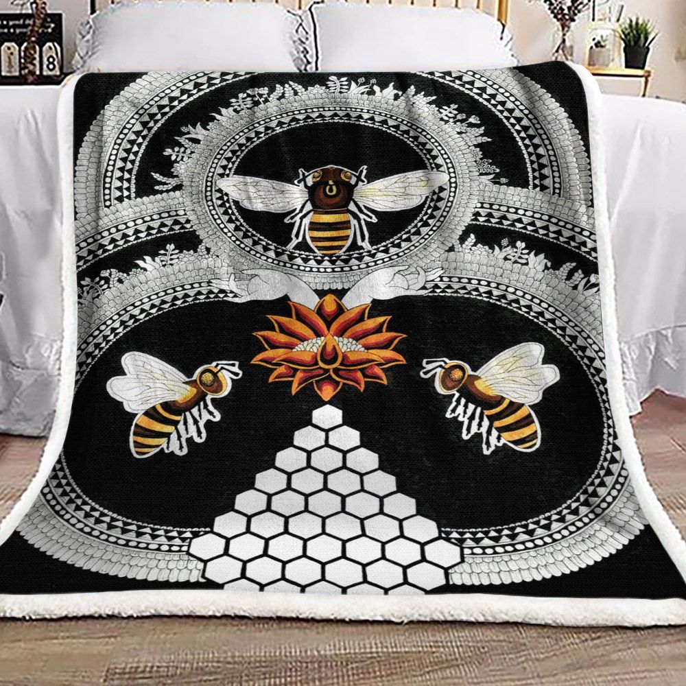 Bee Sherpa Fleece Blanket