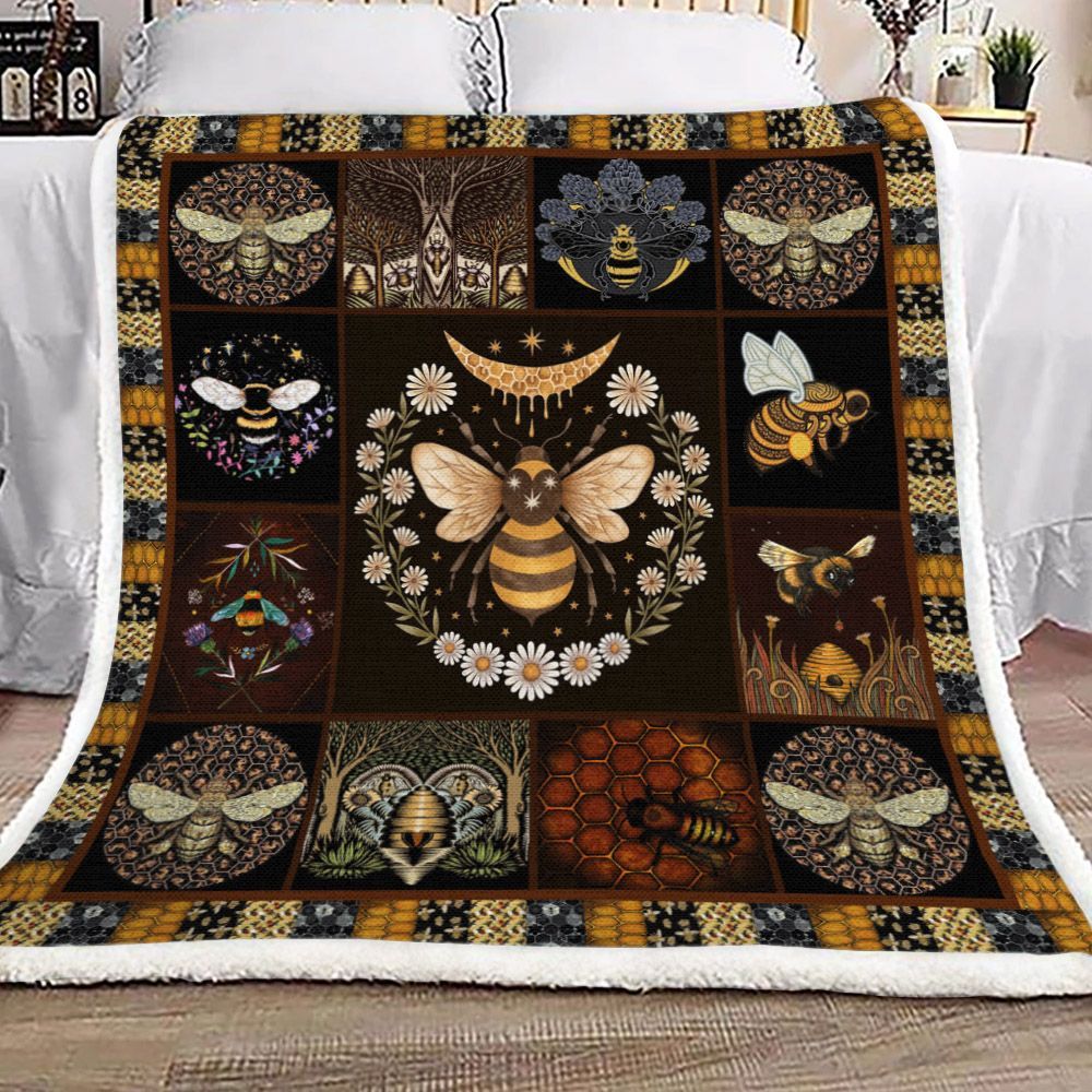 Bee Sherpa Fleece Blanket