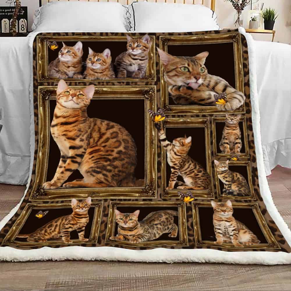 Bengal Cat And Butterfly Sherpa Fleece Blanket