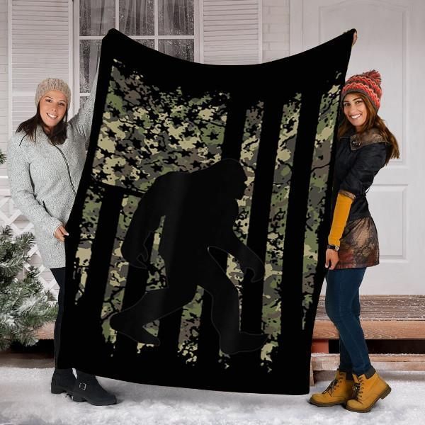Bigfoot I Believe Sasquatch Patriot American Flag Sherpa Fleece Blanket