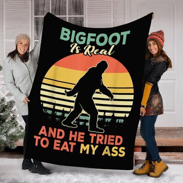 Bigfoot Is Real And He Tried To Eat My Ass Sherpa Fleece Blanket