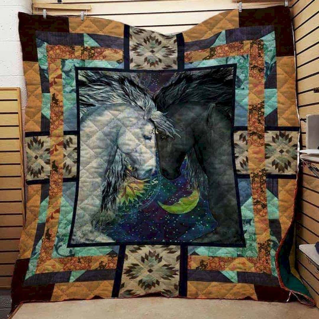 Black And White Horses CLD270651 Quilt Blanket