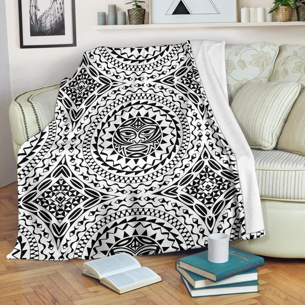 Black And White Polynesian Tribal Symbol Fleece Blanket