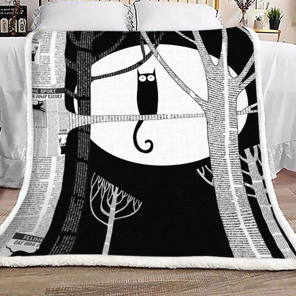 Black Cat And The Dark Night Sherpa Fleece Blanket
