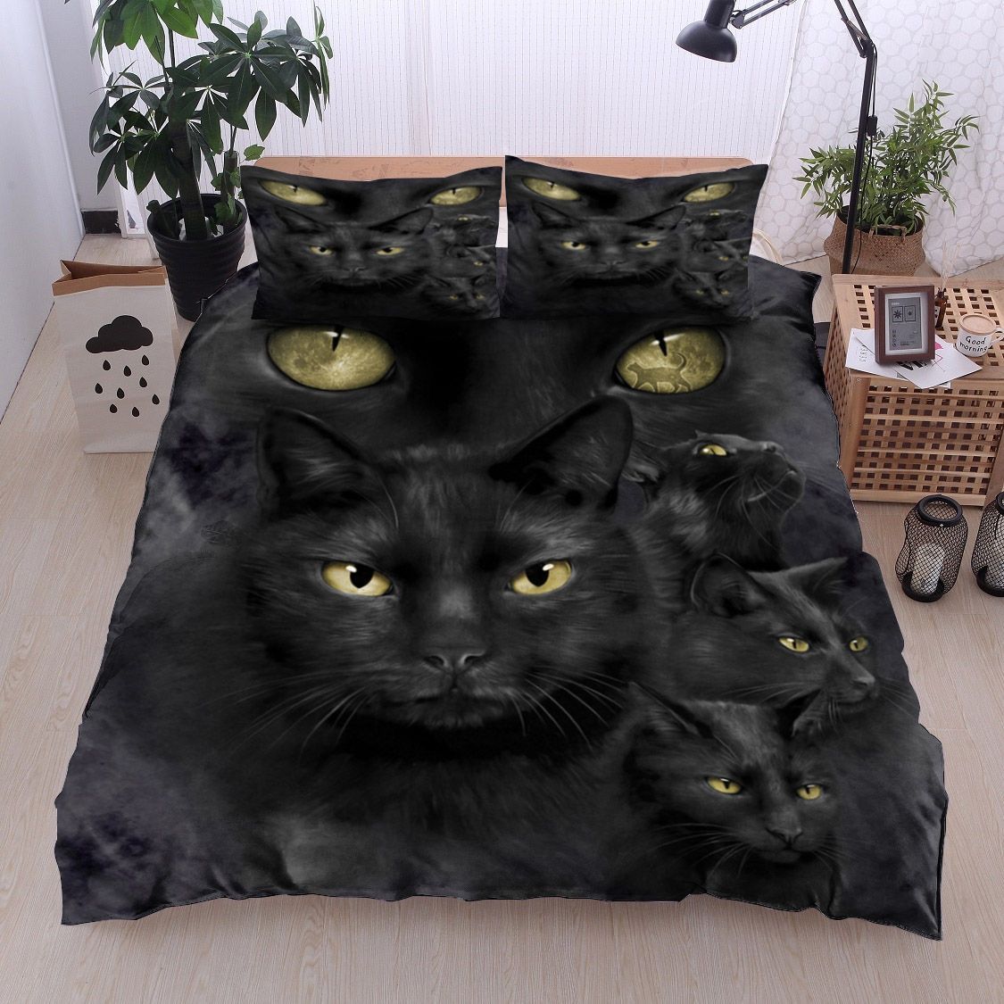 Black Cat Moon Eyes Bedding Set