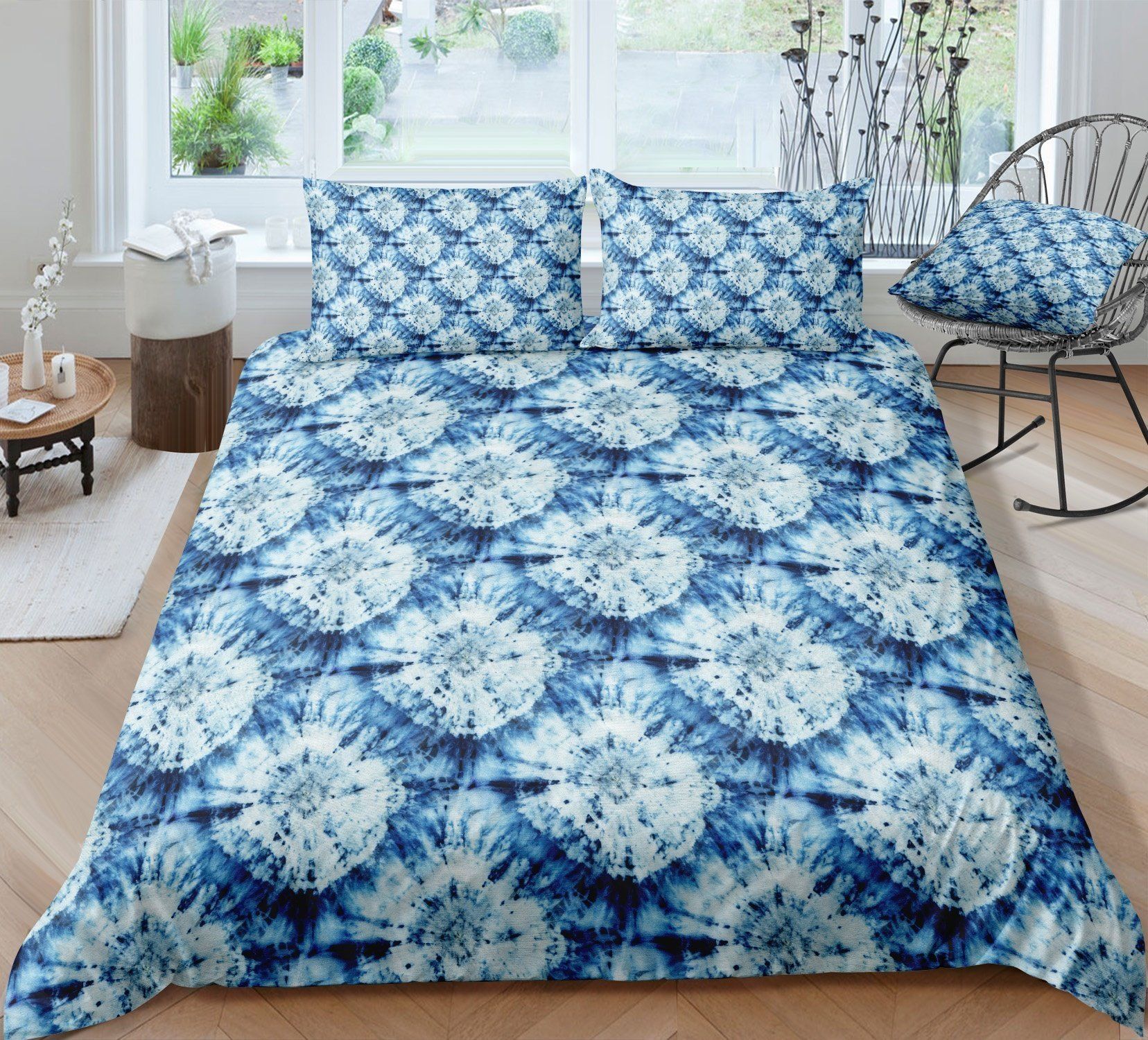 Blue And White Cold Batik Printed Bedding Set