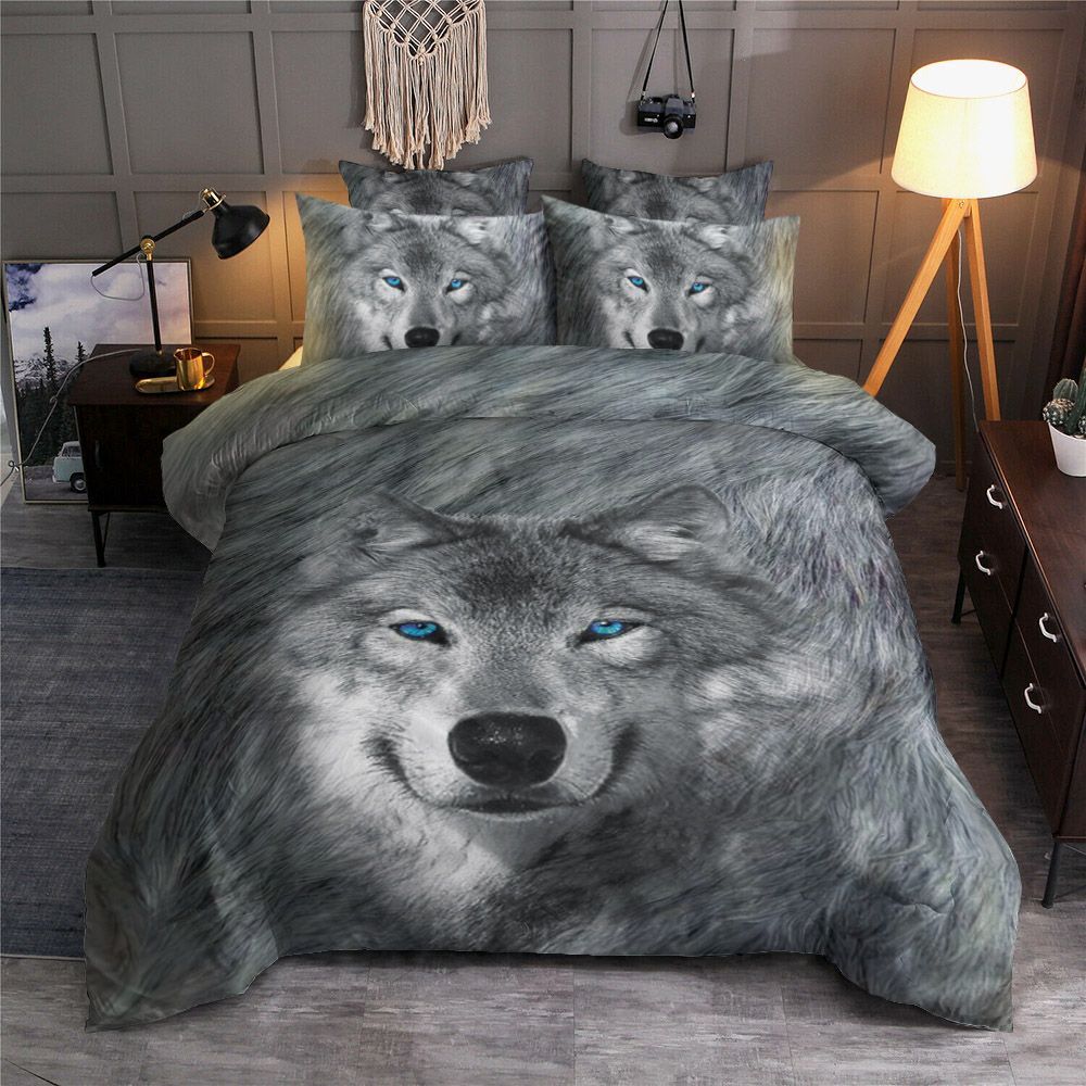 Blue Eyes Wolf Bedding Set
