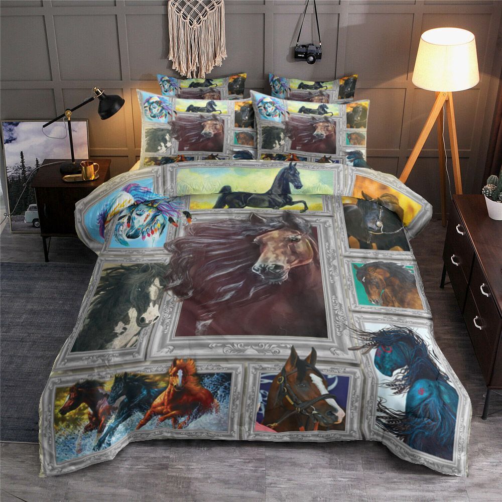 Brown Horse Frame Bedding Set