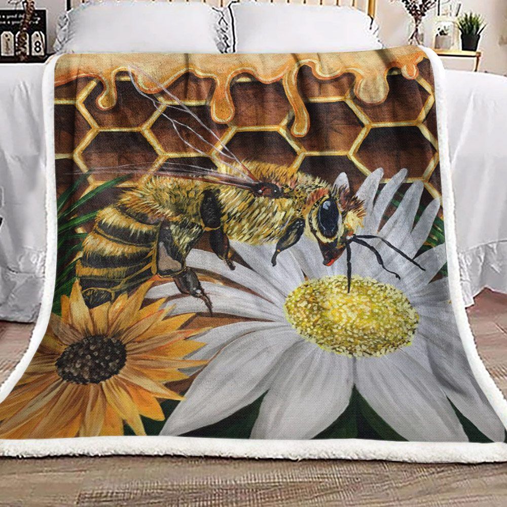 Busy Bee Sherpa Fleece Blanket