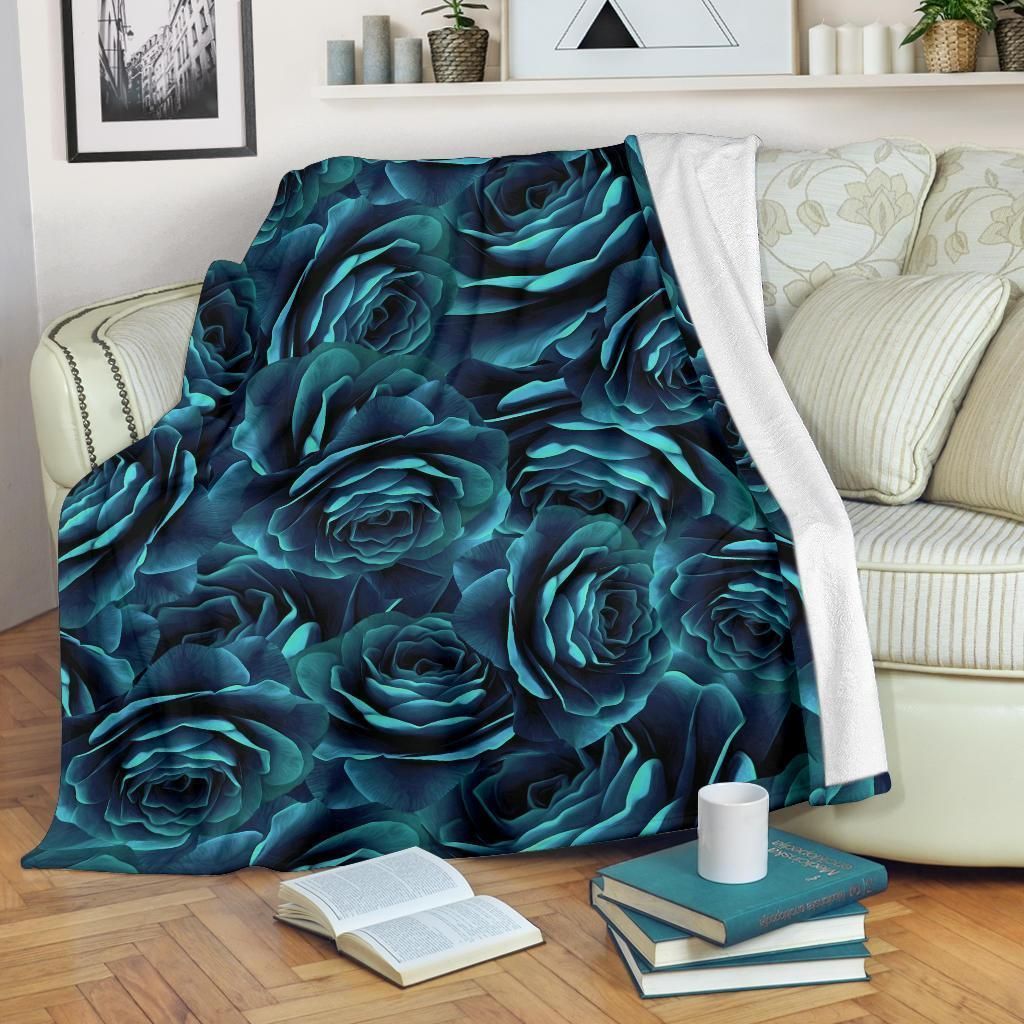 Camellia Pattern Print Design Black And Blue Fleece Blanket