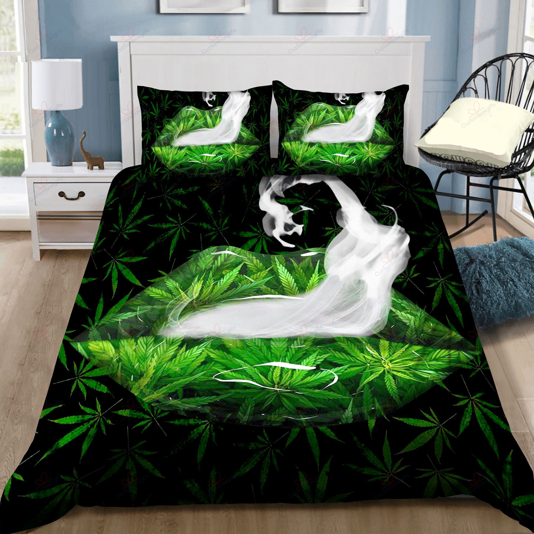 Cannabis Kiss Bedding Set