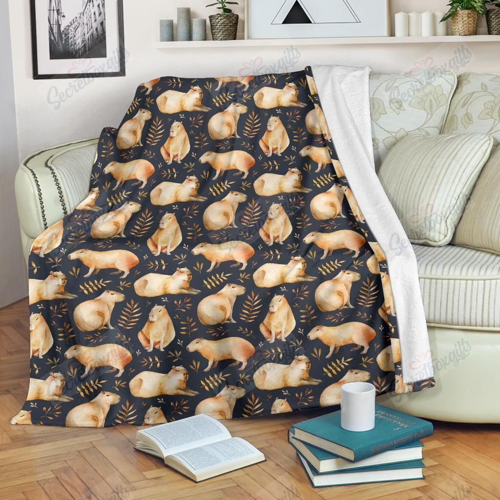 Capybara Pattern Fleece Blanket
