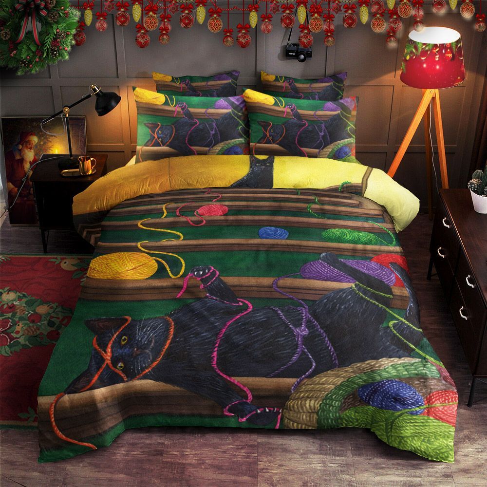 Cat And Yarn Bedding Set