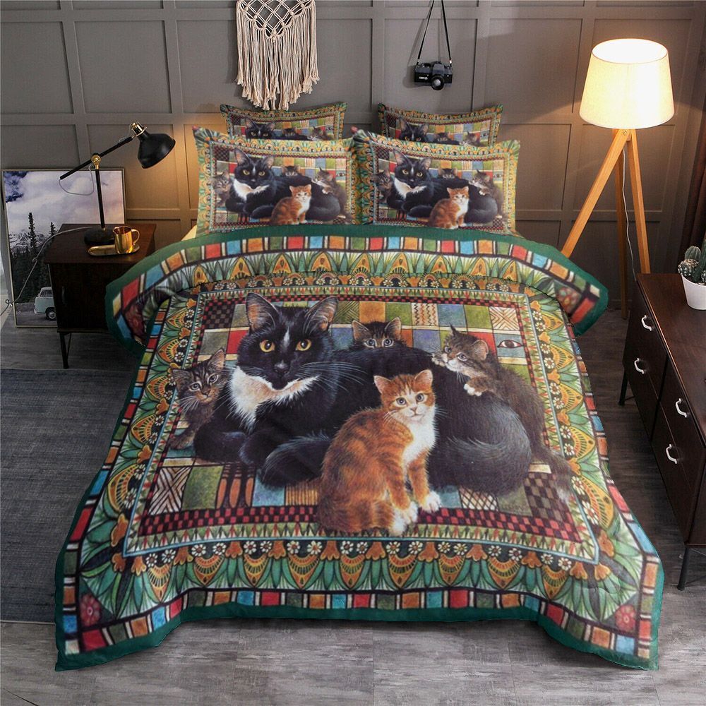 Cat Mom And Little Cute Kitty Bedding Set