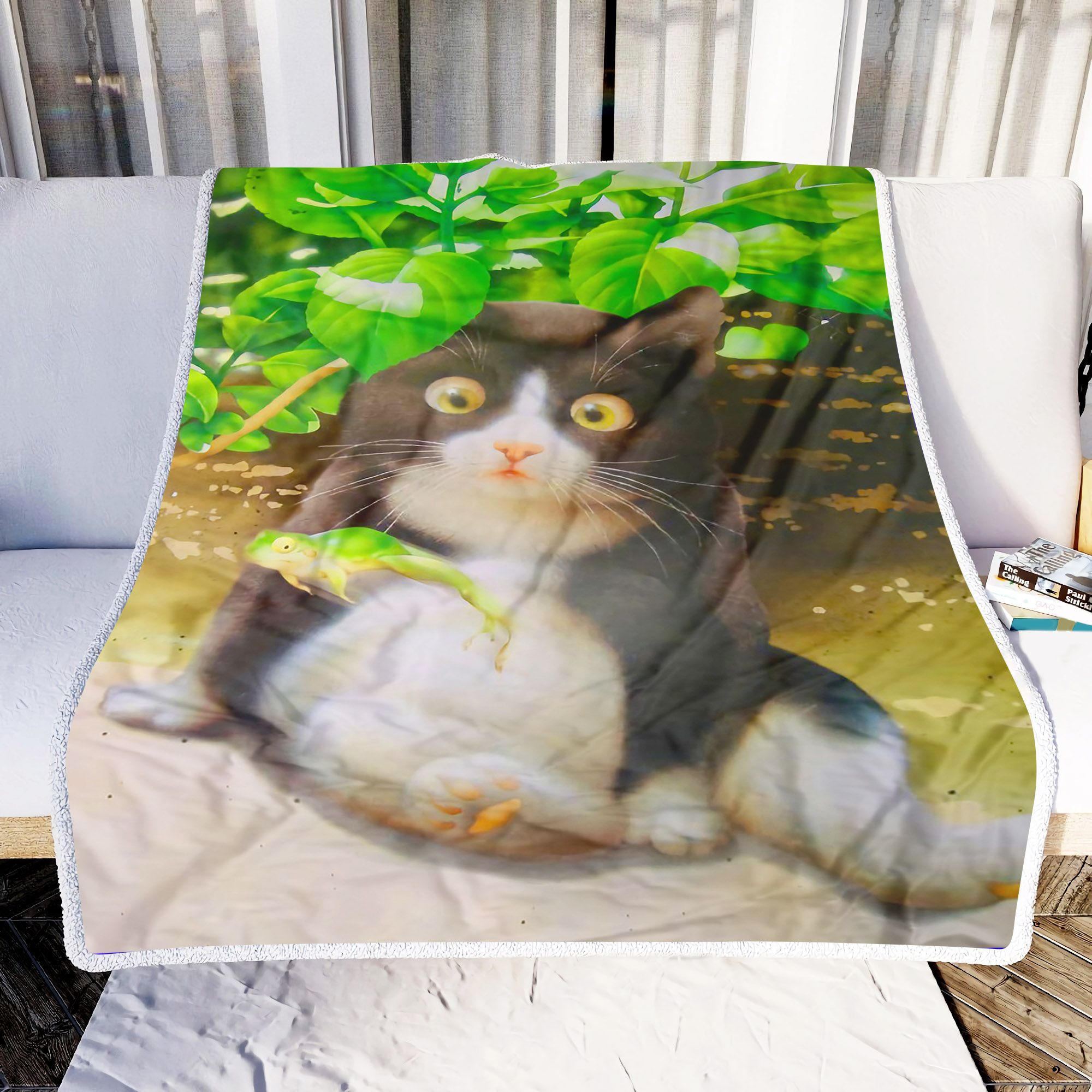 Cat Surprising Fleece Blanket