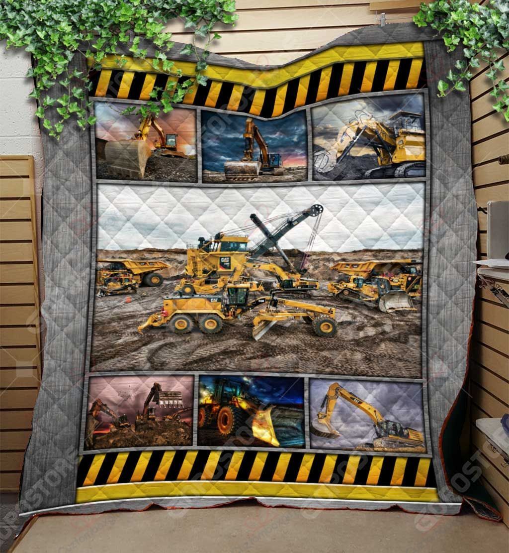 Caterpillars Heavy Equipment NC0709087CL Quilt Blanket