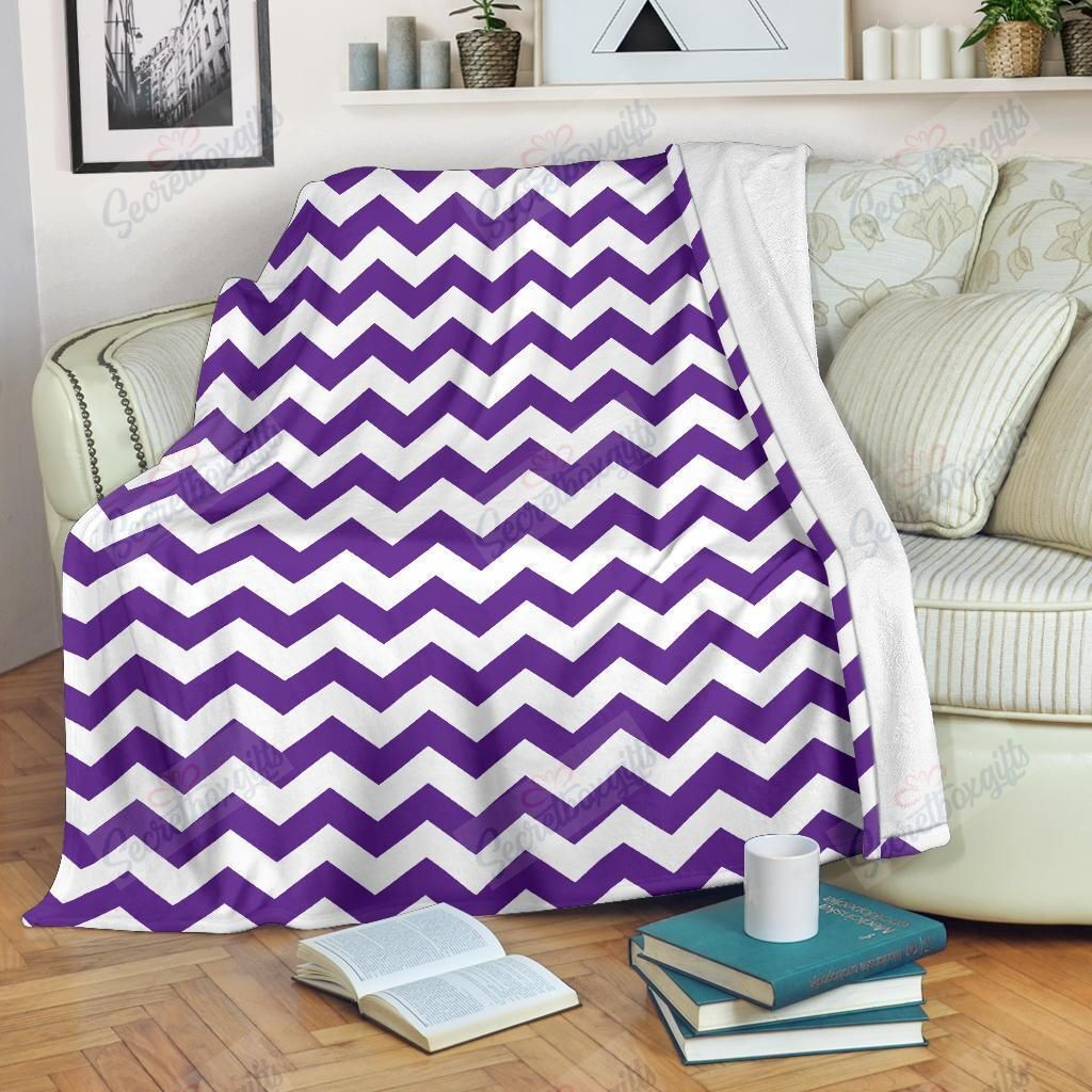 Chevron Purple Pattern 3 Fleece Blanket
