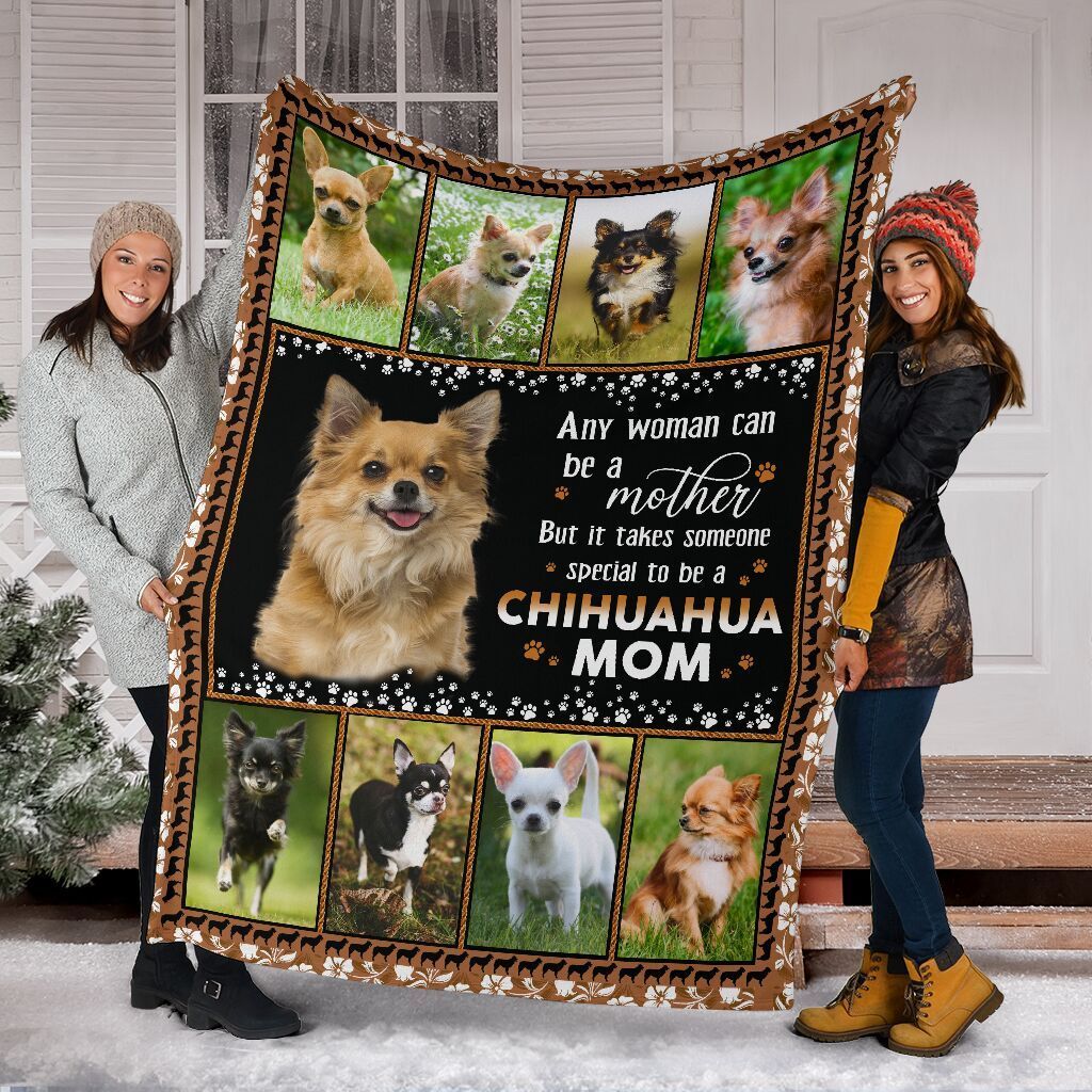 Chihuahua Mom Fleece Blanket